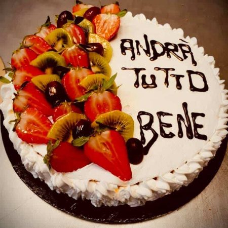 Grill Park Ferrara – Torta Pan di Spagna con crema Chantilly e Panna Grill Park Ferrara - Torta Pan di Spagna con crema Chantilly e Panna